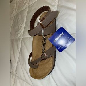 BRAND NEW YARA BIRKENSTOCK IN MOCHA